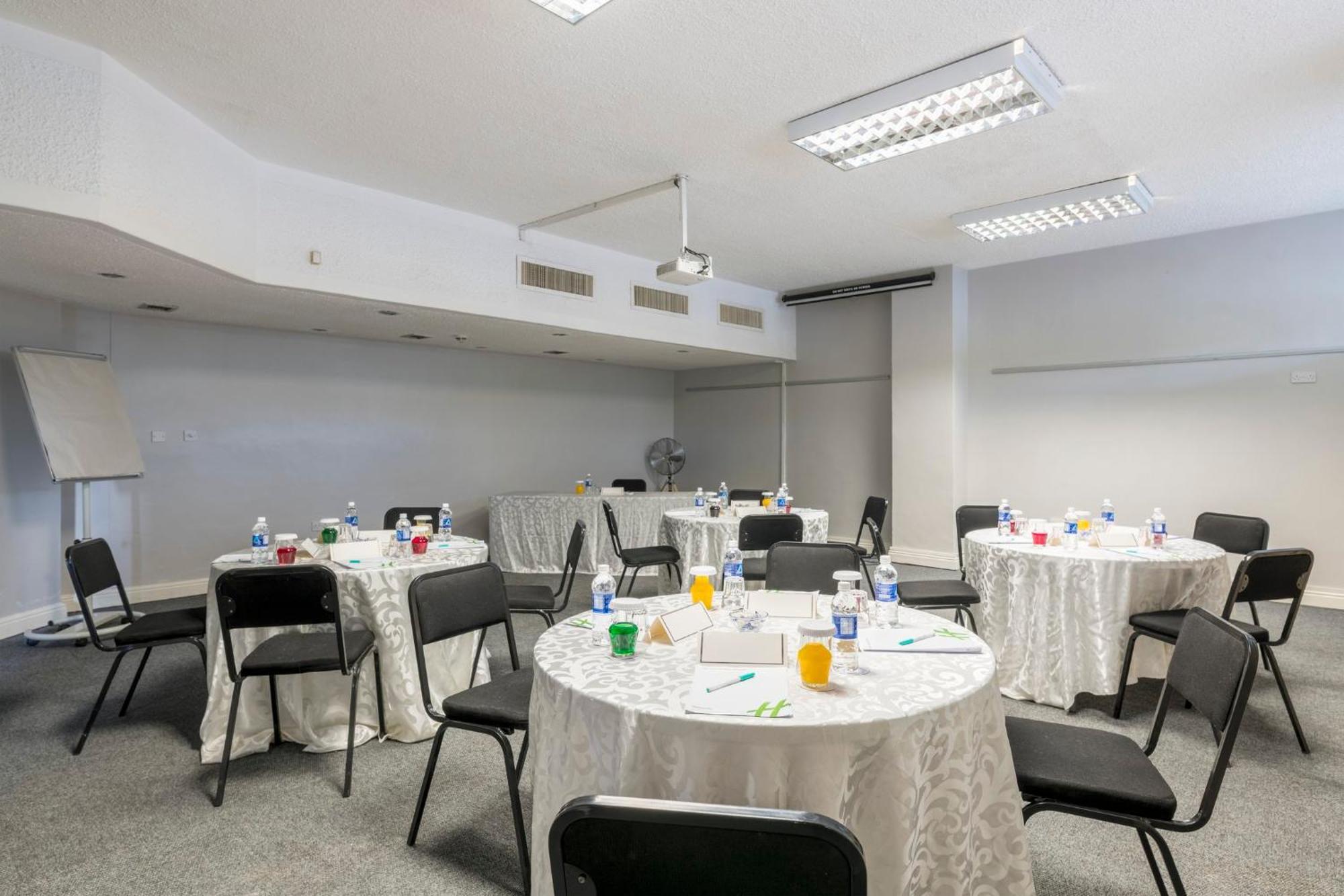 Holiday Inn - Mutare By Ihg Zewnętrze zdjęcie